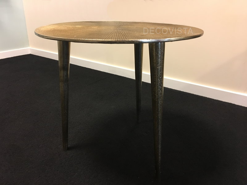 Colmore by Diga Round, metal table