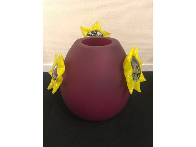 Ozzaro  Ozzaro vase with sunflowers - bordeaux red