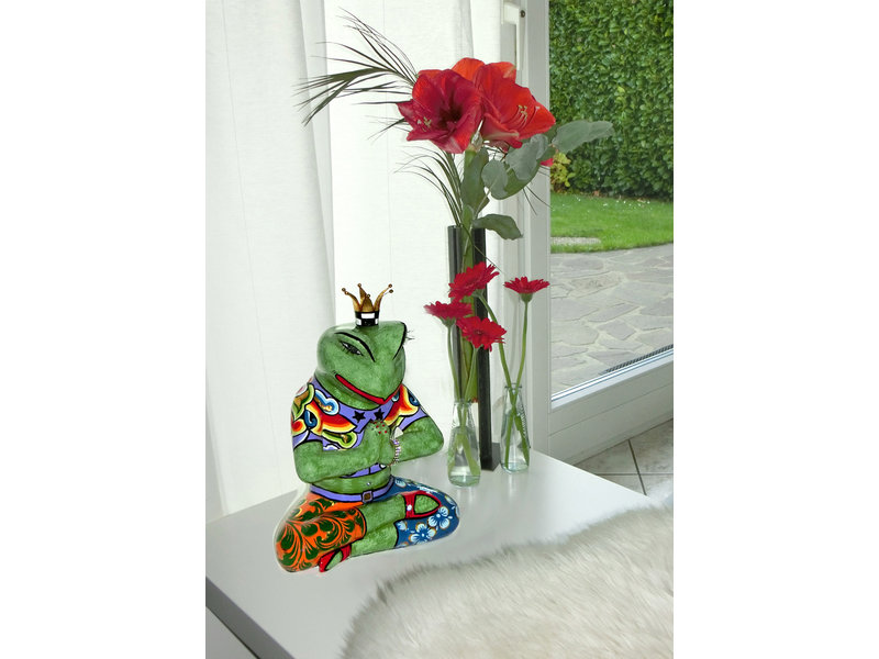 Toms Drag Yoga frog figurine Baba, Frog king