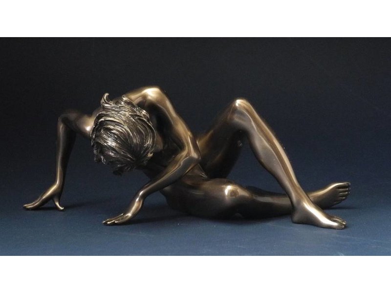 BodyTalk Female nude statue - pushing off