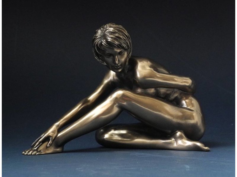 BodyTalk Weiblicher Akt Skulptur, Hand auf Fuß