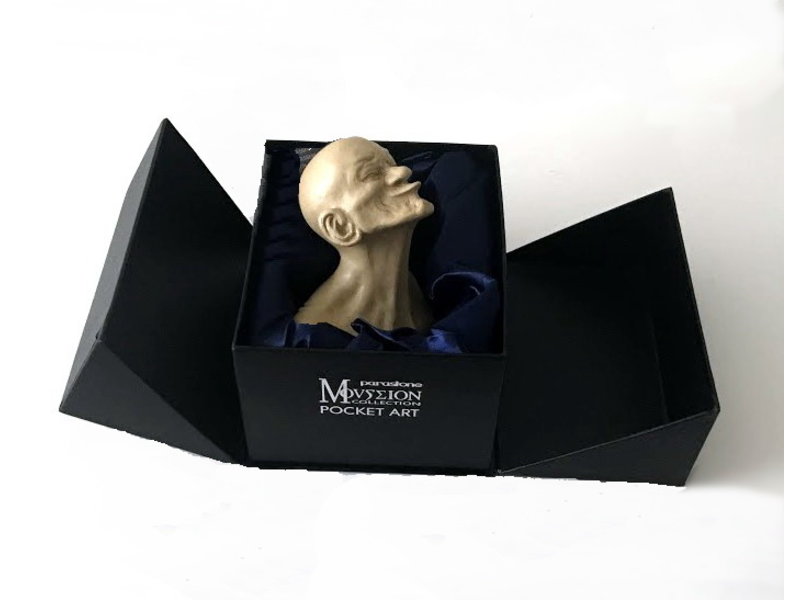 Mouseion Pequeña réplica-museo de la cabeza del pico del escultor Xaver Messerschmidt.