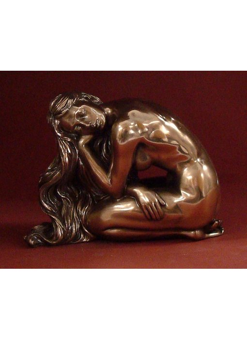 BodyTalk Mujer escultura desnuda - descansando