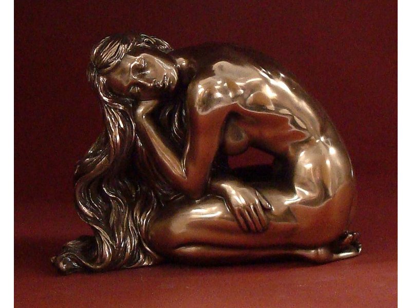 BodyTalk Female nude sculpture - resting