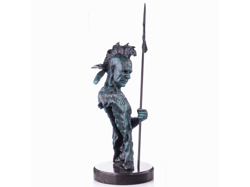 Indio de bronce con lanza - busto en el pedestal