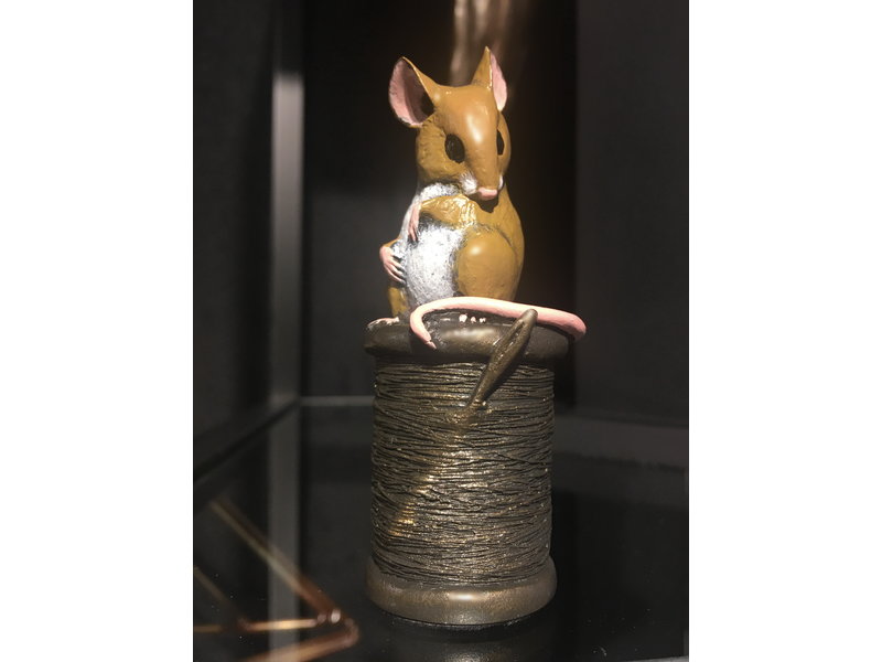 Michael Simpson Wild Life mouse figurine - mouse on yarn spool