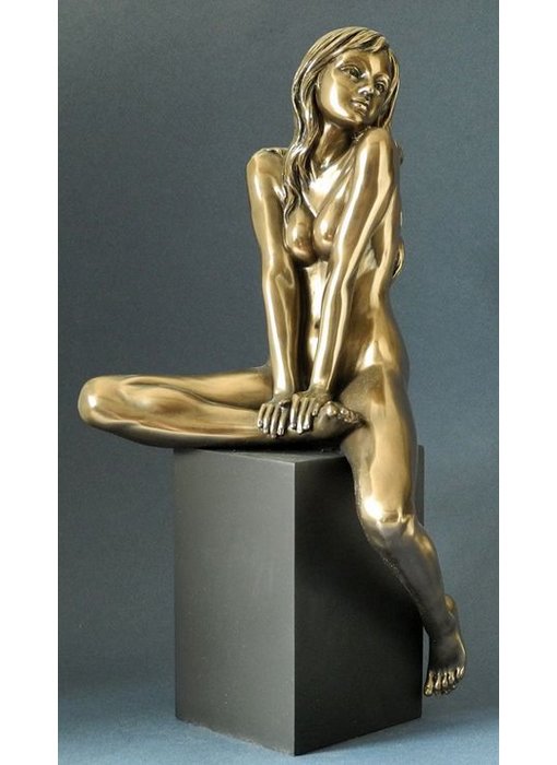 BodyTalk Estatua femenina desnuda sobre pedestal