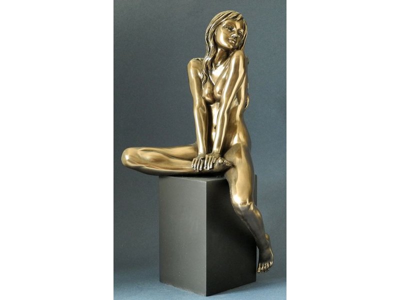 BodyTalk Desnudo femenino sentado sobre zócalo negro - 35 cm