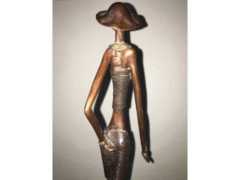 African Art Vrouw met hoed in brons, Burkina Faso