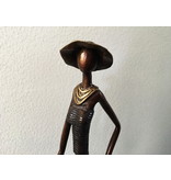 African Art Frau mit Hut in Bronze, Burkina Faso