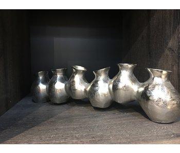 Colmore by Diga Vase row, aluminium