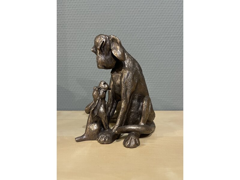 Frith Sculpture dog Amber with pup