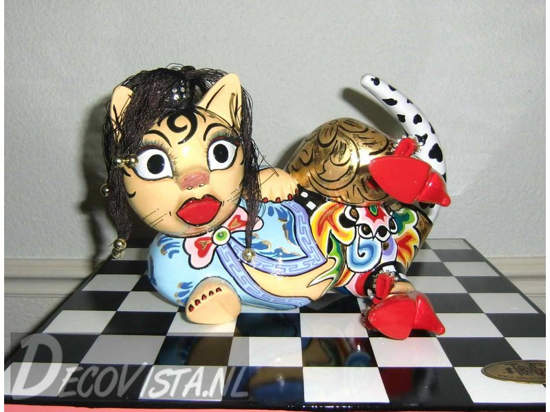 Toms Drag Cat figurine lying cat Amy