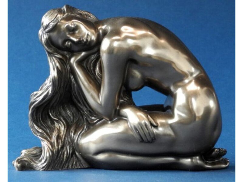 BodyTalk Female nude sculpture - resting