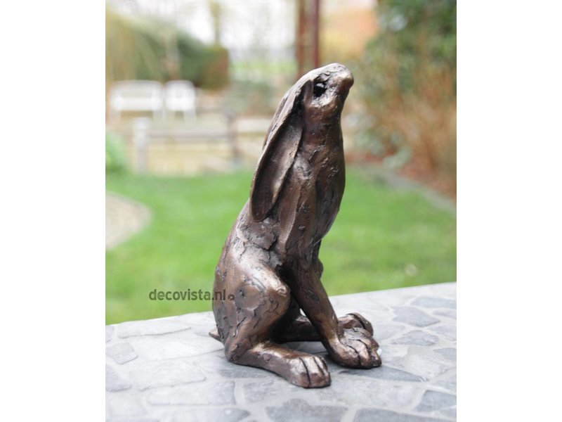 Frith Hare sculpture Hilda, moon gazing