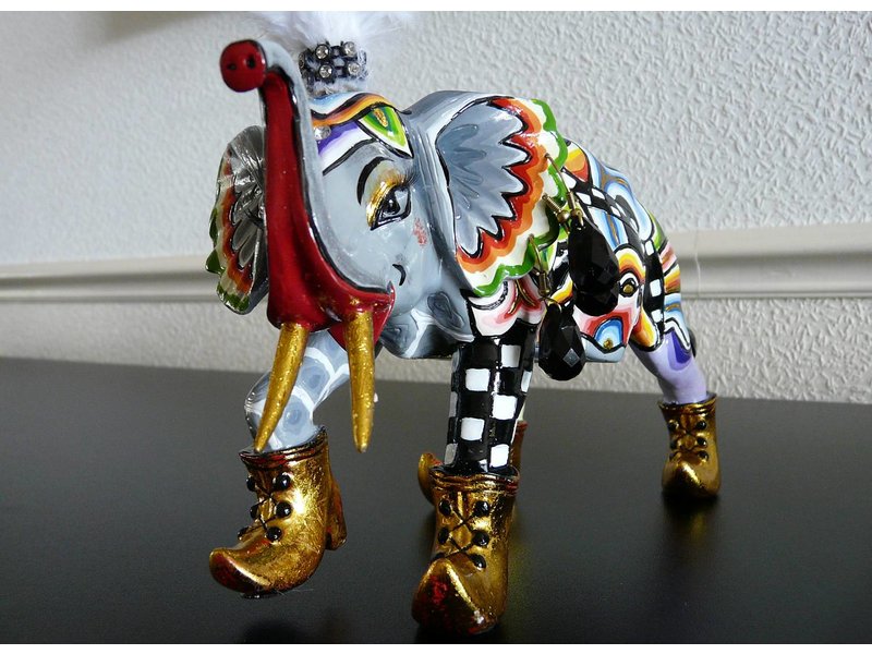 Toms Drag Elephant Skulptur Hannibal