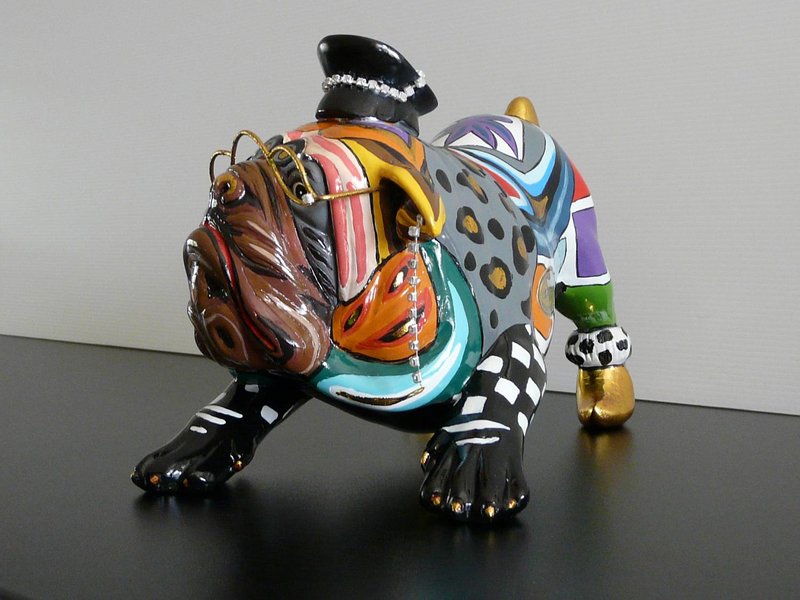 Toms Drag Dog figurine Ewald