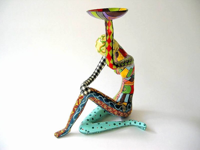 Toms Drag Acrobat - seated