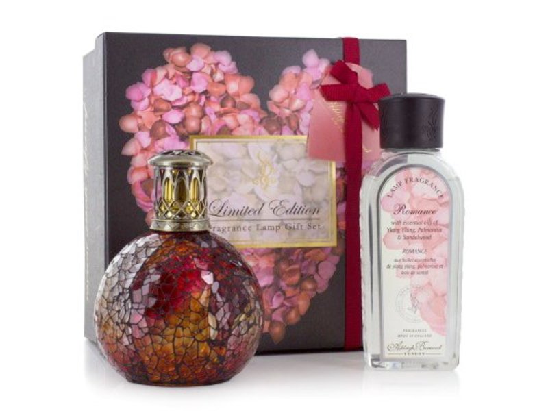 Ashleigh & Burwood Special: Romance Geschenk Set Duftlampe Rosebud mit Essence Öl