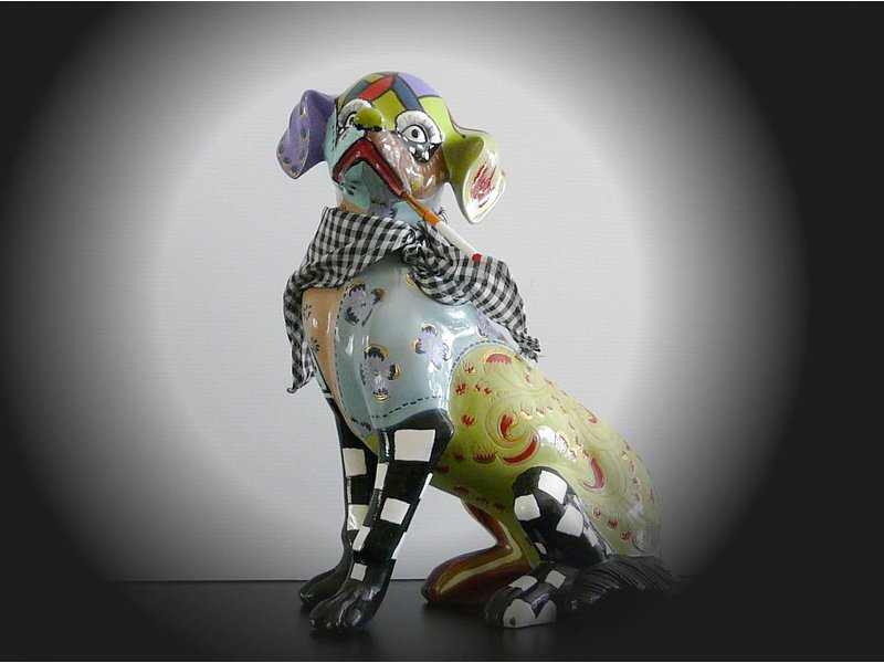 Toms Drag Colored dog statue Scott