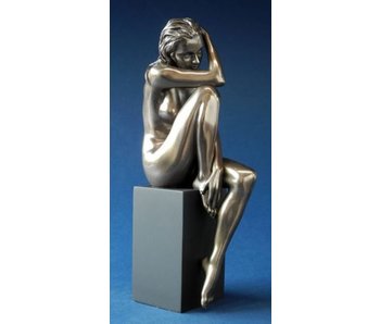 BodyTalk Female nude statue on pedestal