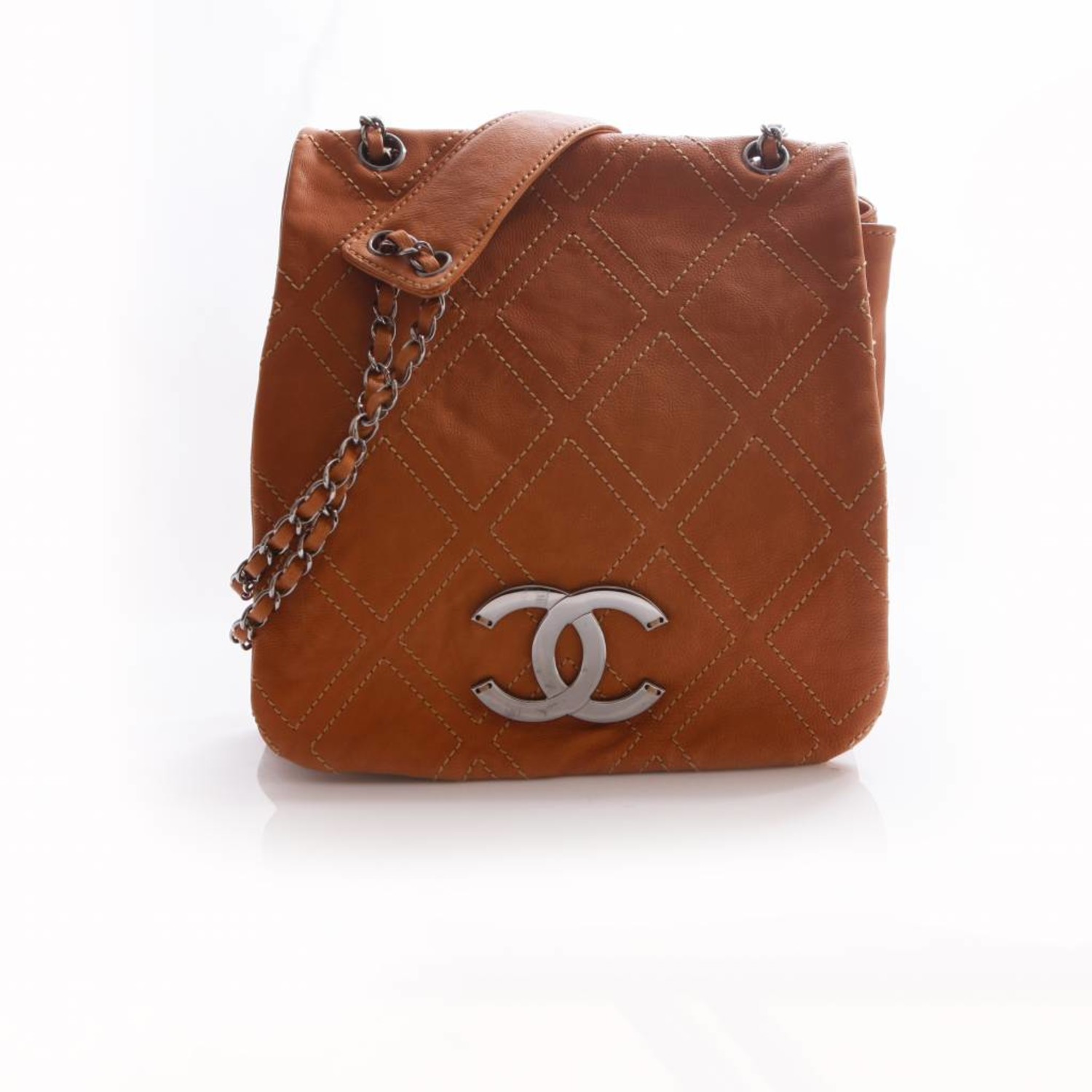 Chanel, diamond-quilted caviar messenger bag - Unique Designer Pieces