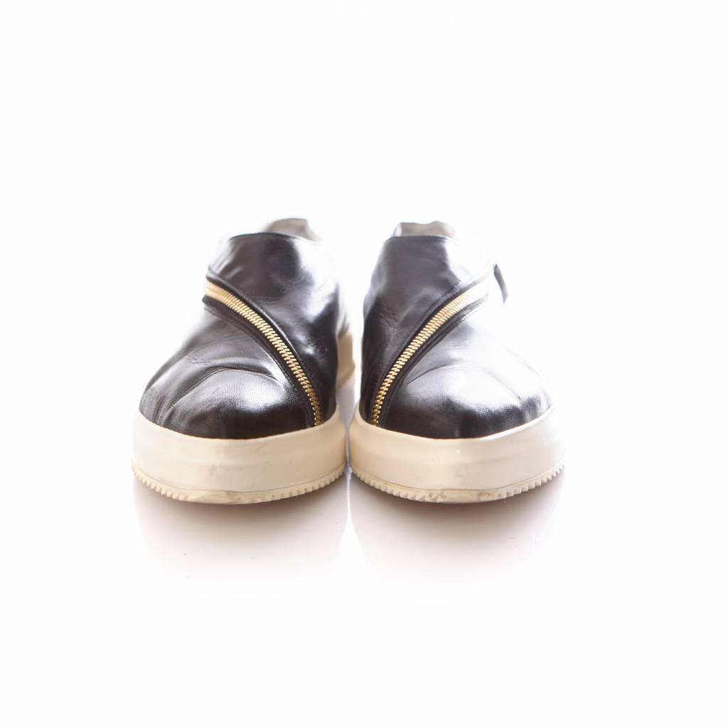 Jil Sander Jil Sander, black leather sneakers with pointed toe and ...