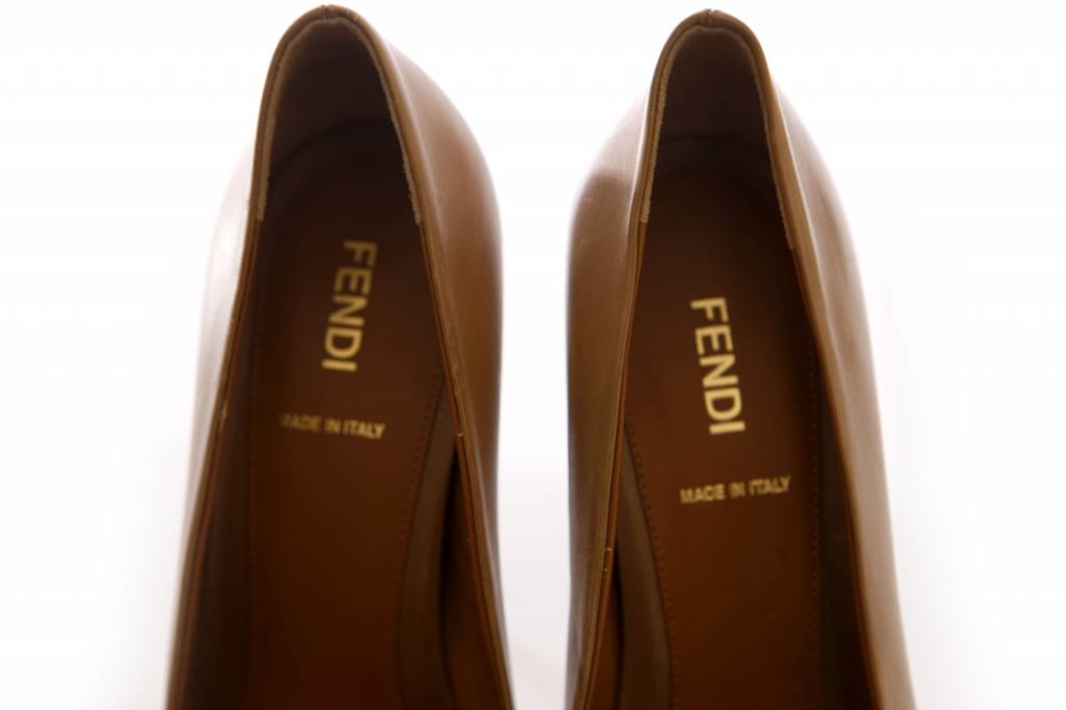 fendi leather pumps