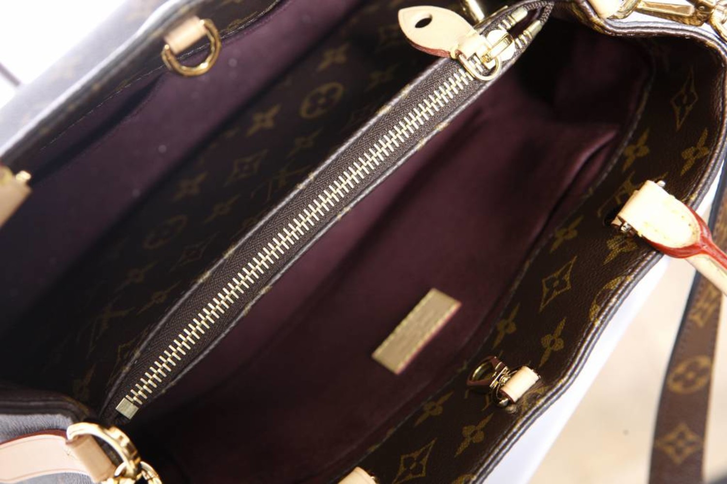 Misc Louis Vuitton Louis Vuitton Montaigne Bag in Brown Canvas - 101306