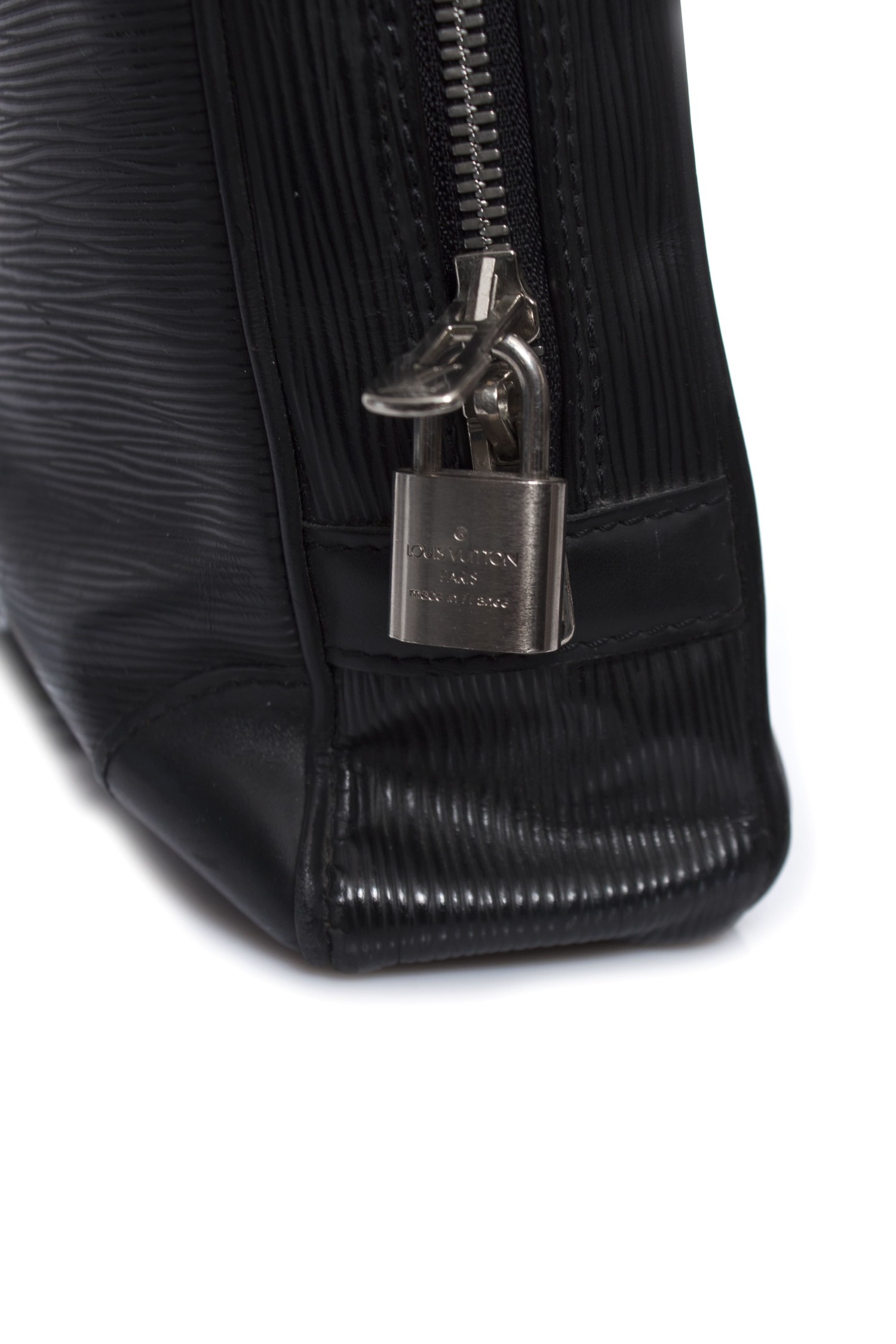 Louis Vuitton - Louis Vuitton Documents Bag on Designer Wardrobe