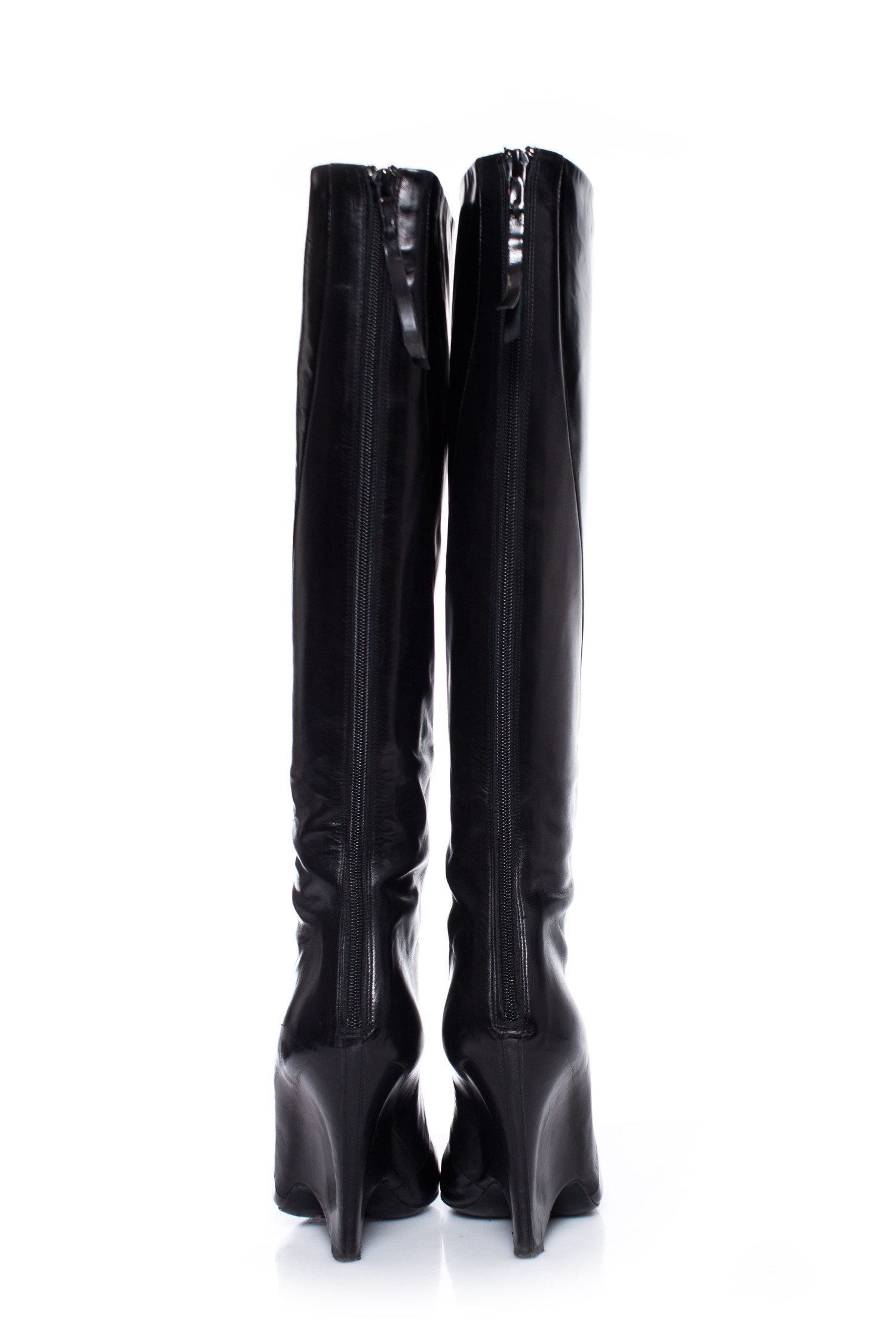 Premiata, Leren zwarte sleehaklaarzen. - Unique Designer Pieces