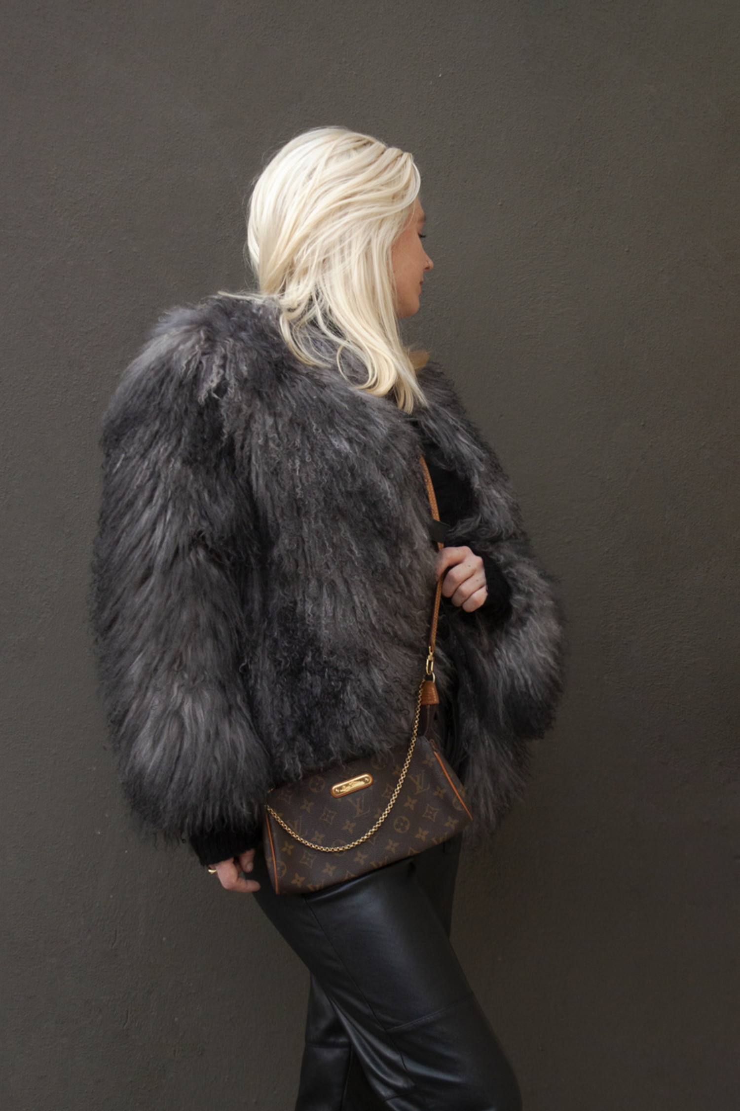 LV Fur Clutch – Dazzling Fashion