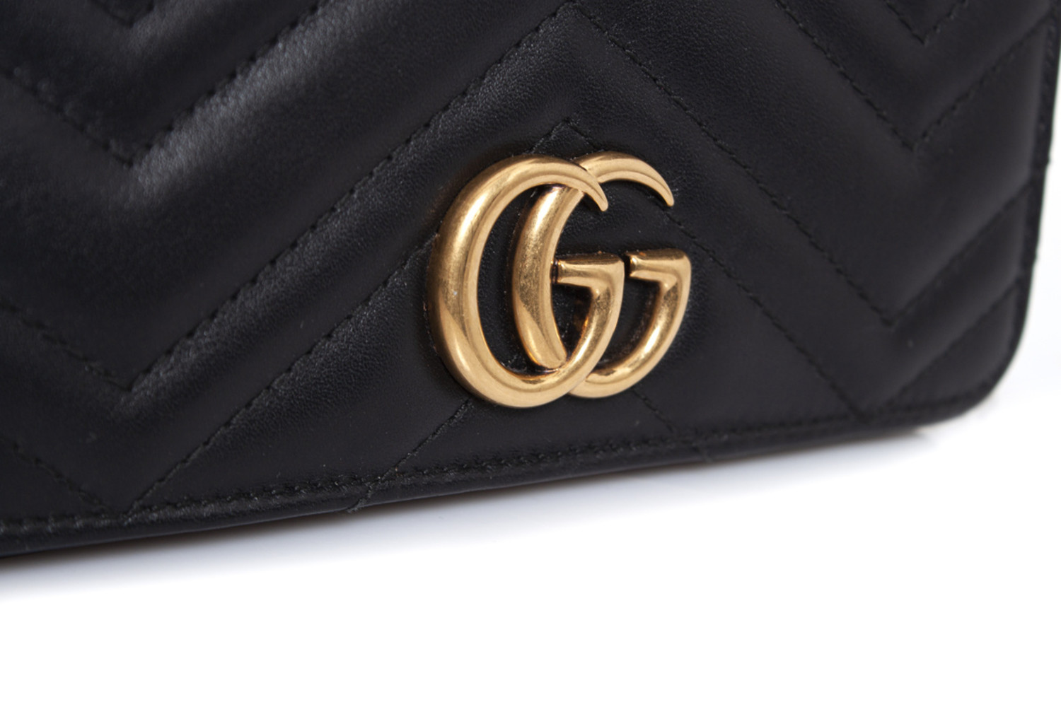 Gucci gg marmont large quilted leather shoulder bag. #gucci #bags