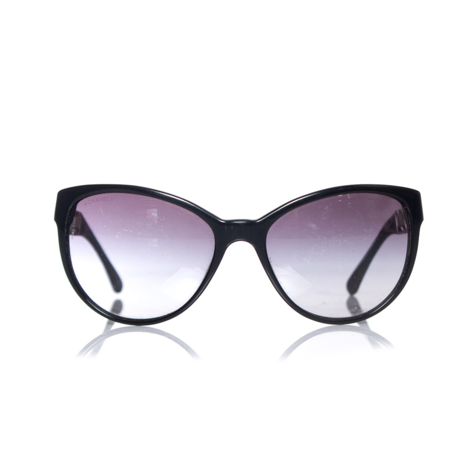 Chanel, Cat-eye chain link sunglasses - Unique Designer Pieces Chanel, Cat-eye chain link sunglasses - Unique Designer Pieces