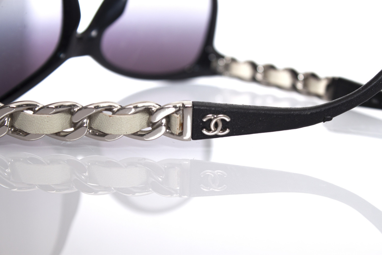 Chanel, Cat-eye chain link sunglasses - Unique Designer Pieces
