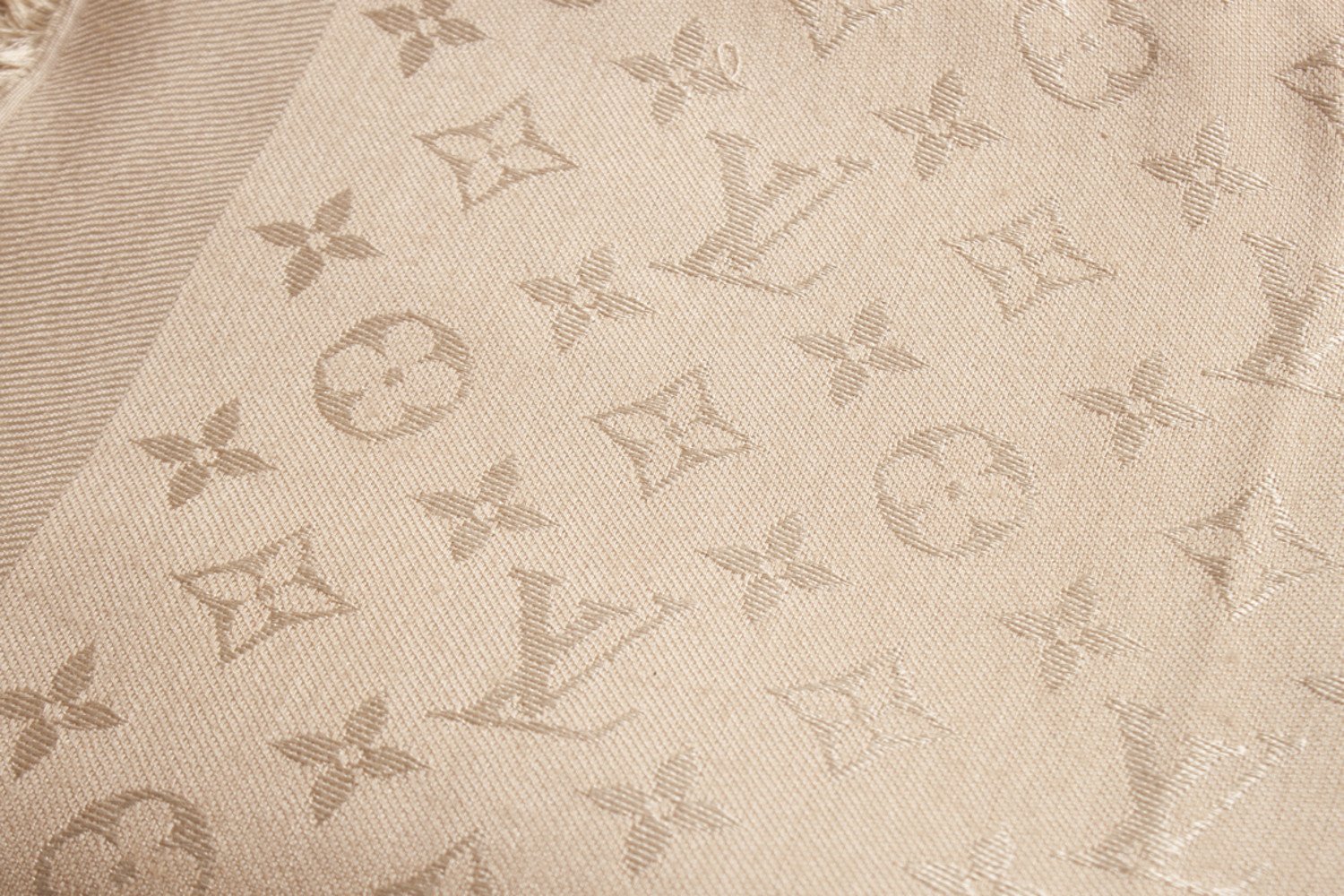 Louis Vuitton monogram sjaal in beige  Unique Designer Pieces