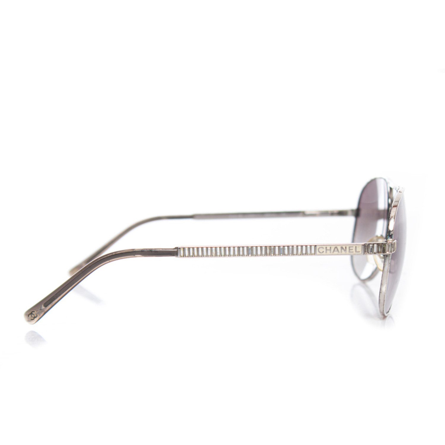 Chanel, Aviator sunglasses with rhinestones - Unique  display picture 3