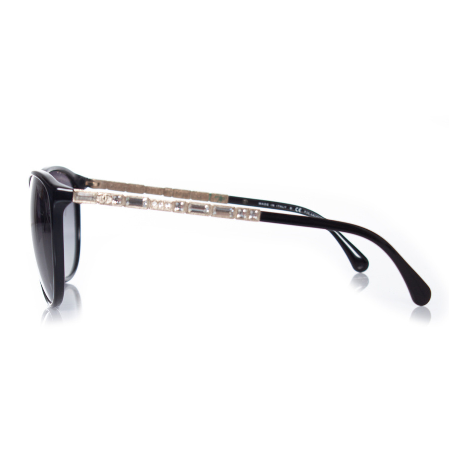Chanel, cat-eye sunglasses with rhinestones - Unique 