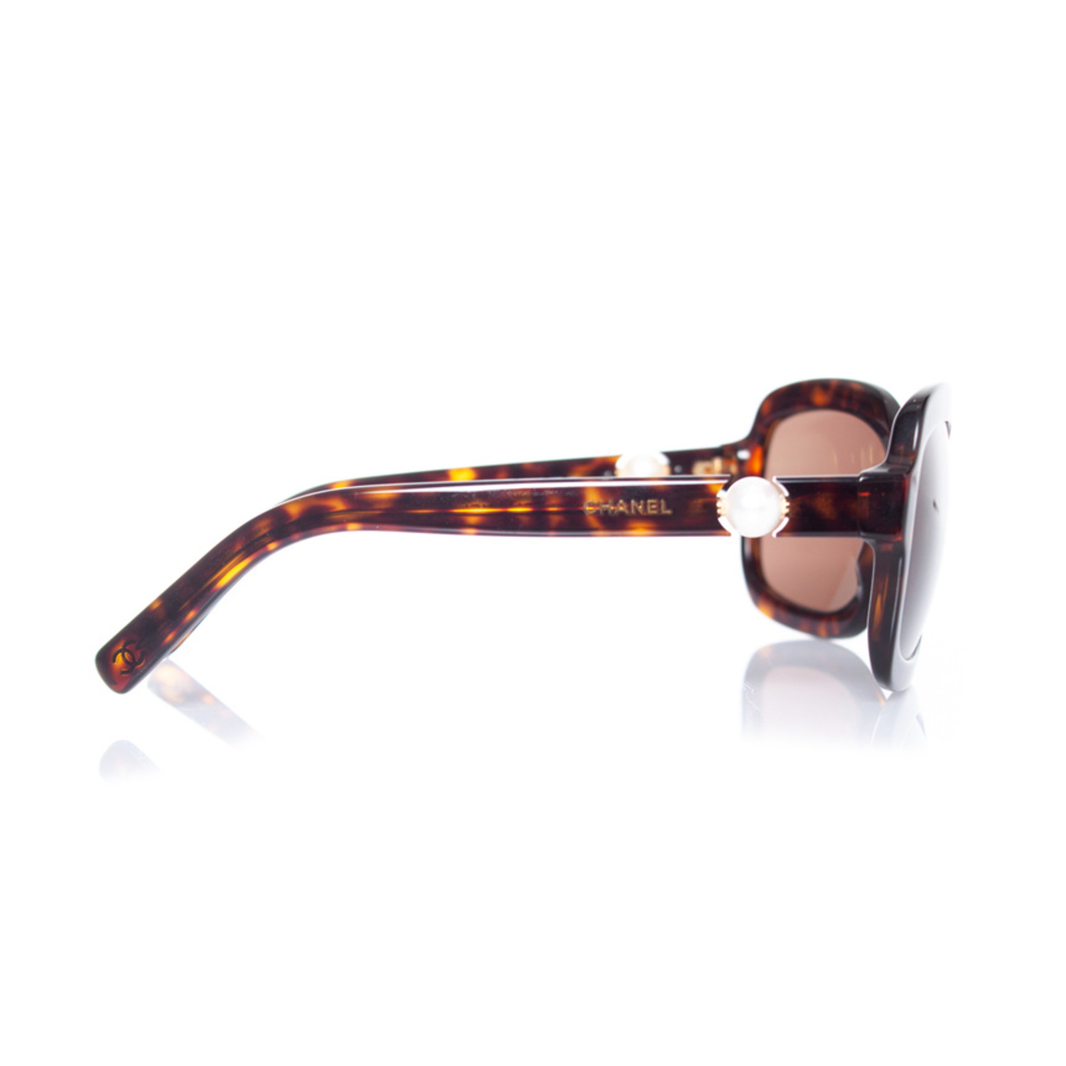 Chanel, Brown tortoise sunglasses with pearl - Unique  display picture 2