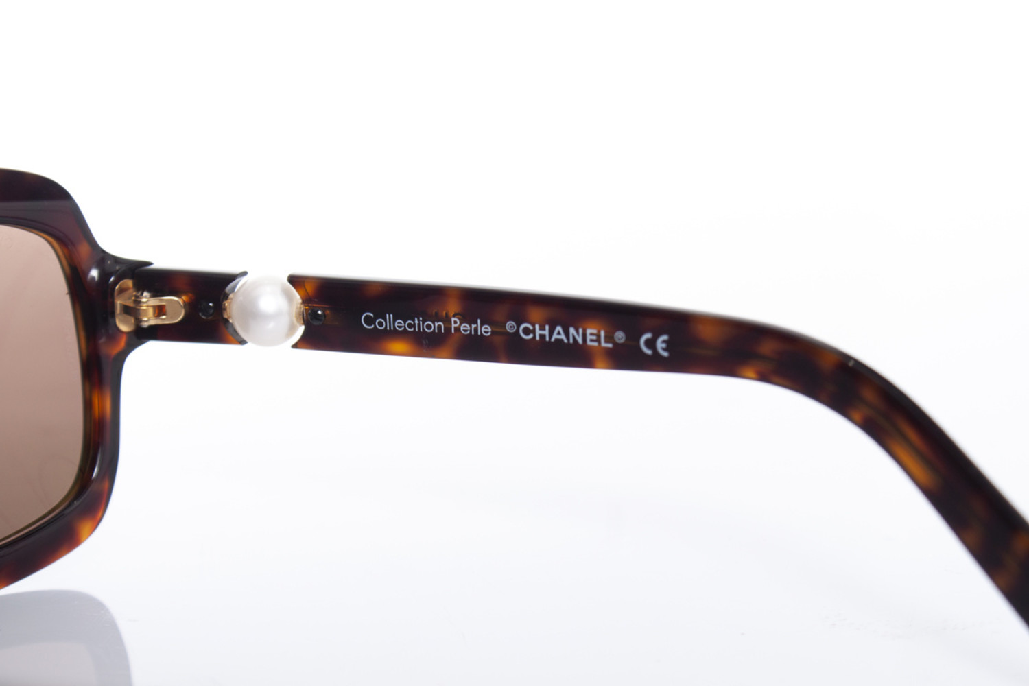Chanel 5303-H Pearl CC Polarized Sunglasses Tortoise Brown Made in Italy Sunglasses CHANEL 5493 1295S9 55 18 140 - OpticalH main image 3