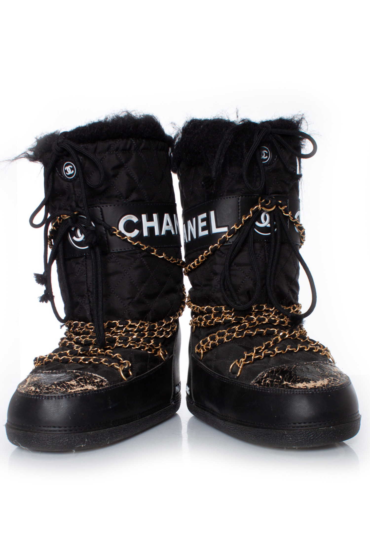 Chanel, Moon boots with gold chain - Unique Designer Pieces