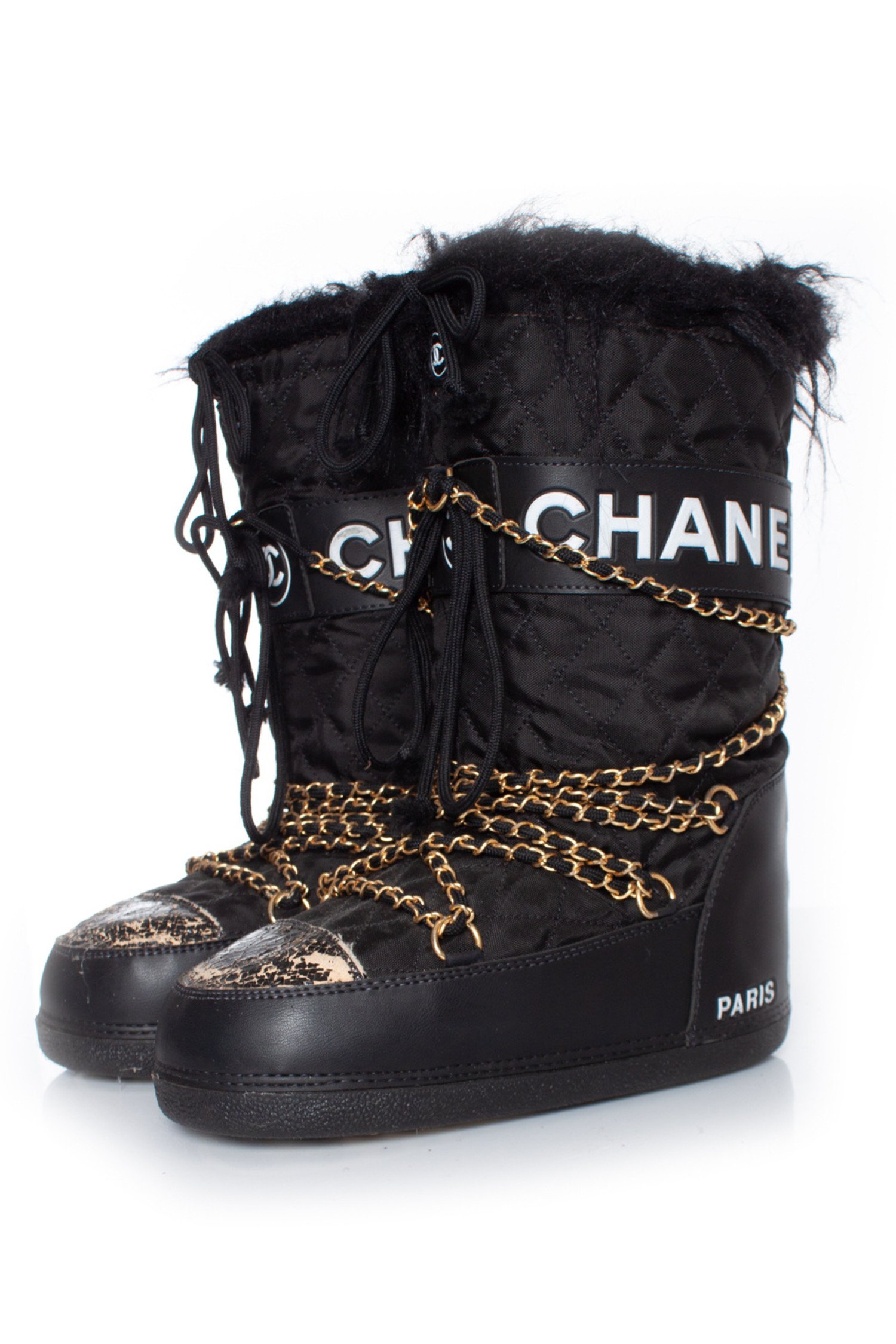 Chanel Chunky Sole Snow Boots in Black Leather ref887468  Joli Closet