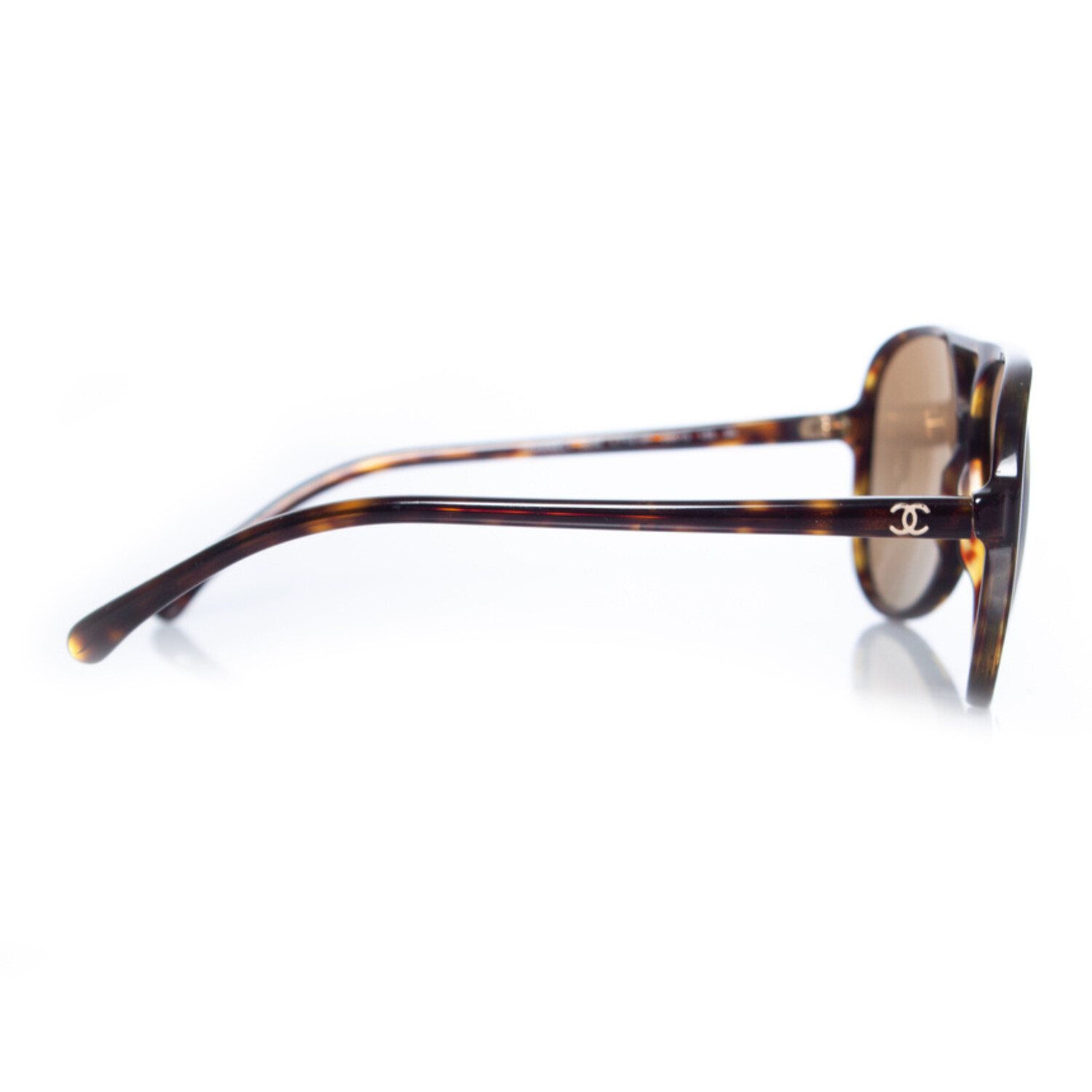 Chanel, aviator sunglasses in tortoise print - Unique  display picture 3