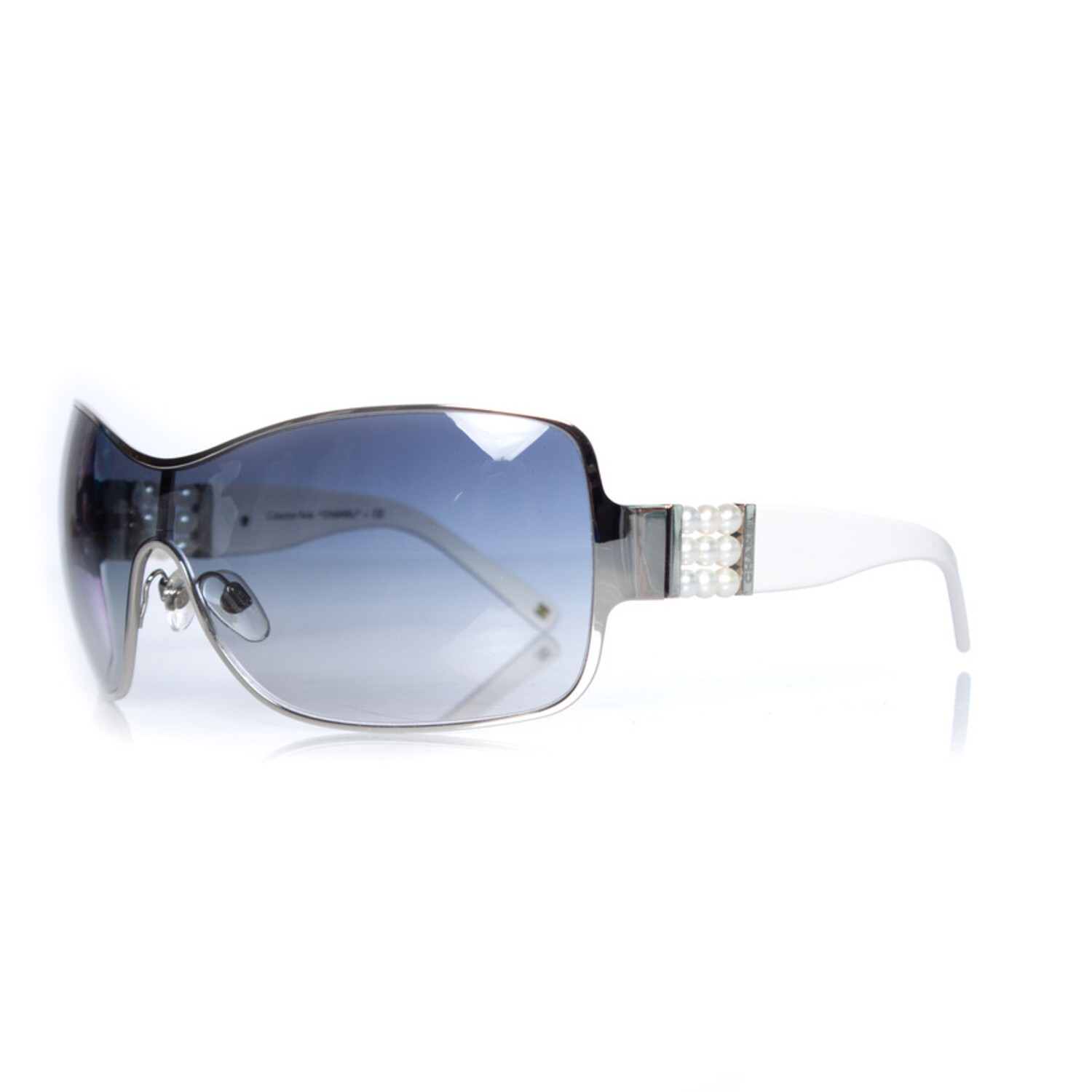 Chanel, Shield sunglasses with pearl - Unique Designer Pieces