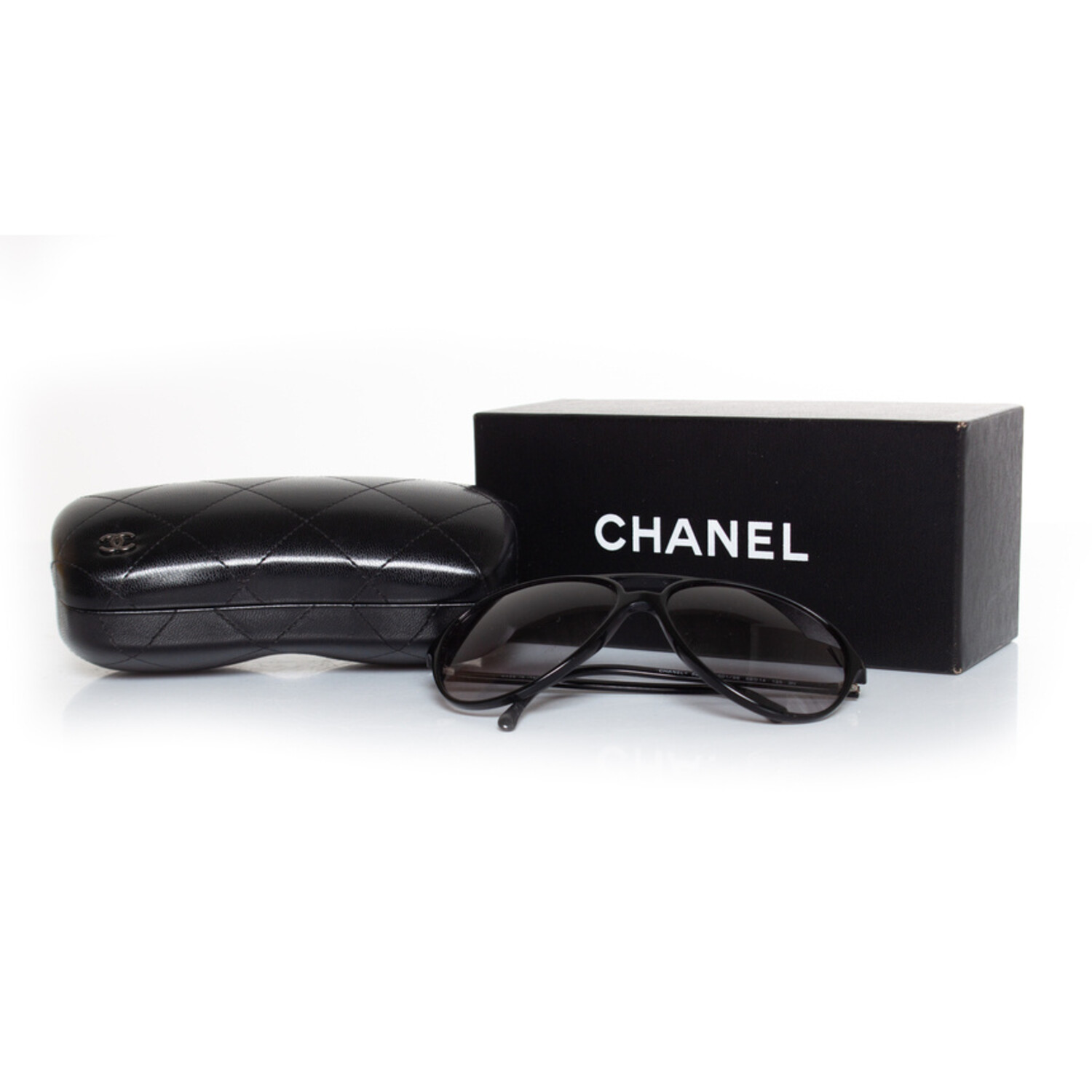 Chanel, Black aviator sunglasses - Unique Designer Pieces