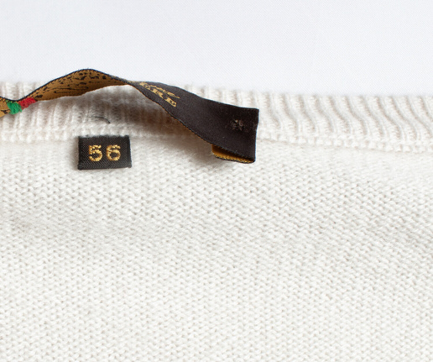 Loro Piana, Baby cashmere v neck sweater in white - Unique Loro Piana, Baby cashmere v neck sweater in white - Unique