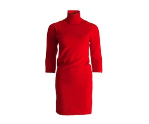 louis vuitton red dress The best of Emma Stone a playful cut LOOK: How Louis Vuitton Looks