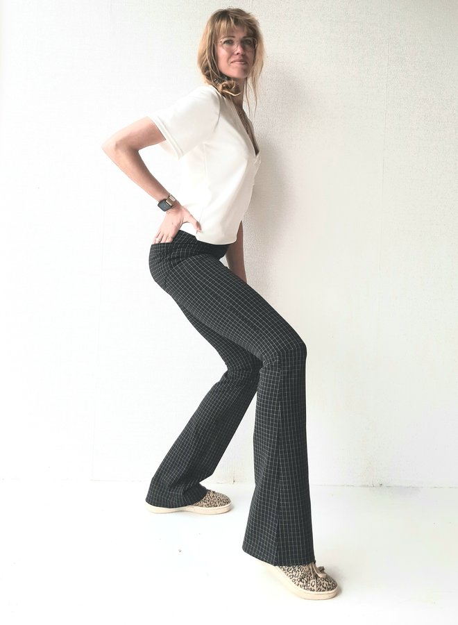 Extra length / long legs Flared pants cubes black/ white