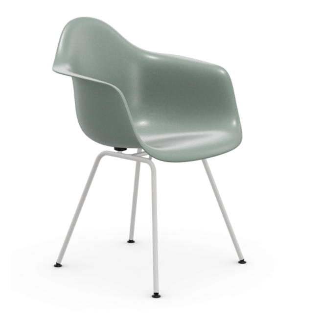 Eames Fiberglass Armchair DAX - wit