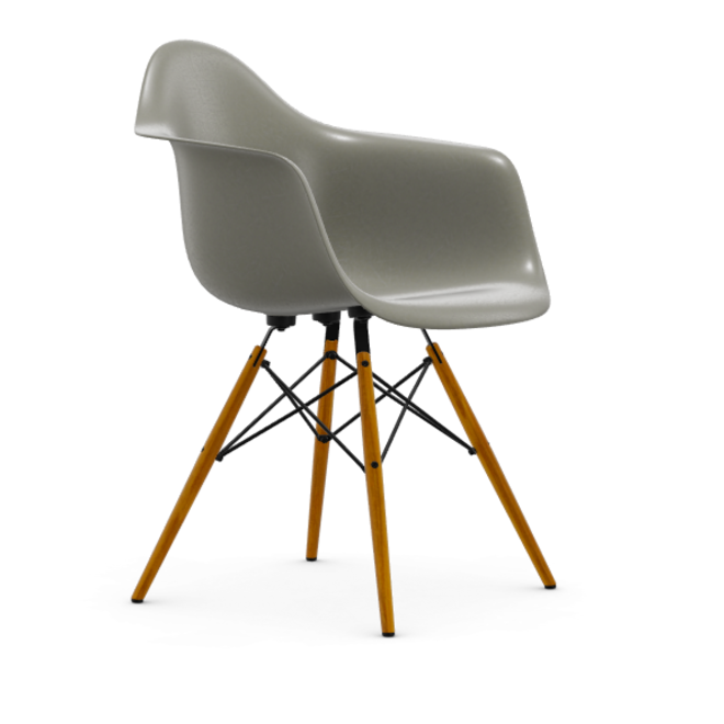 Eames Fiberglass Armchair DAW